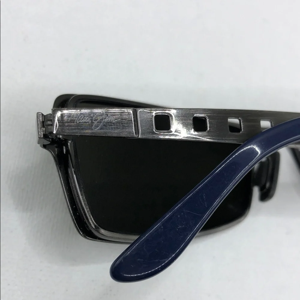 Maui Jim Shark Pit MJ-228-17 Polarized Sunglasses Gray Silver